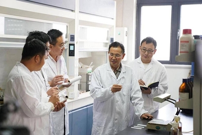 岱岳區實施“百名博士任科技副總”工程，以校企合作為橋梁，深化工程與技術研究和試驗發展